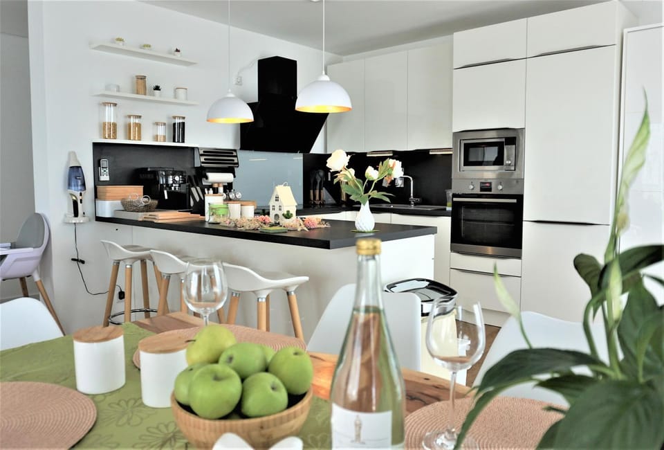 Coffee/tea facilities, Kitchen or kitchenette, Food and drinks, Dining area, Food, dishwasher, minibar, oven, pet friendly, stove, toaster