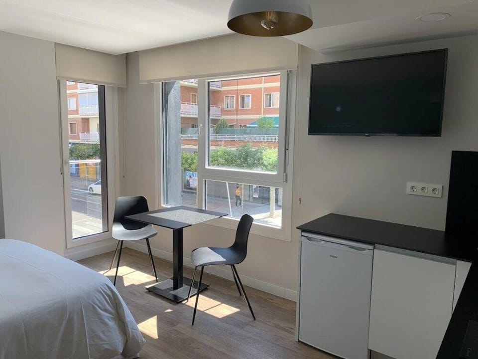 Dining area, kitchen