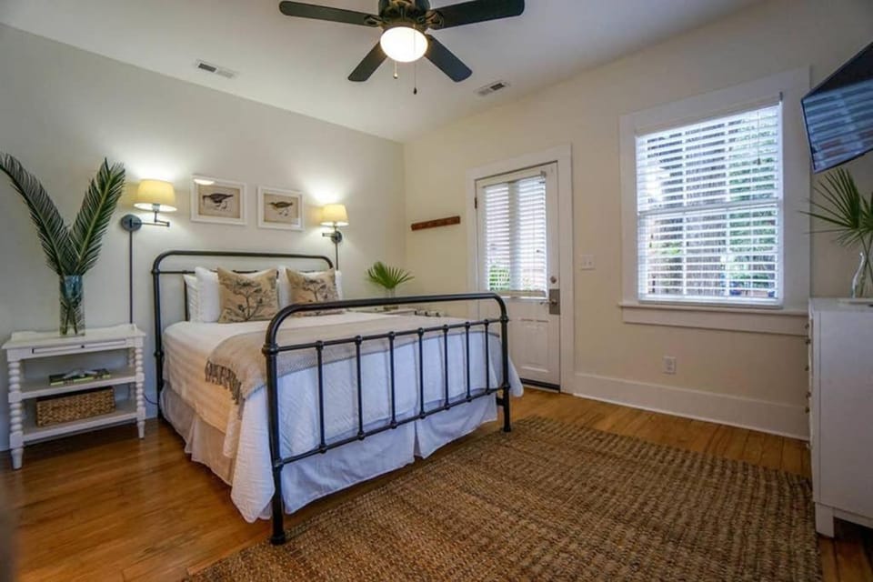 Cottage On Carteret in the Heart of Downtown Beaufort House in Beaufort
