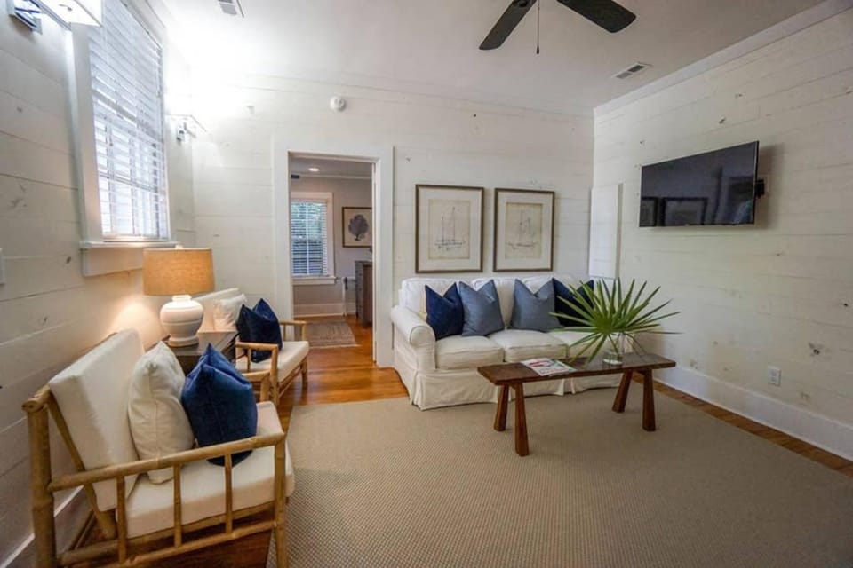 Cottage On Carteret in the Heart of Downtown Beaufort House in Beaufort