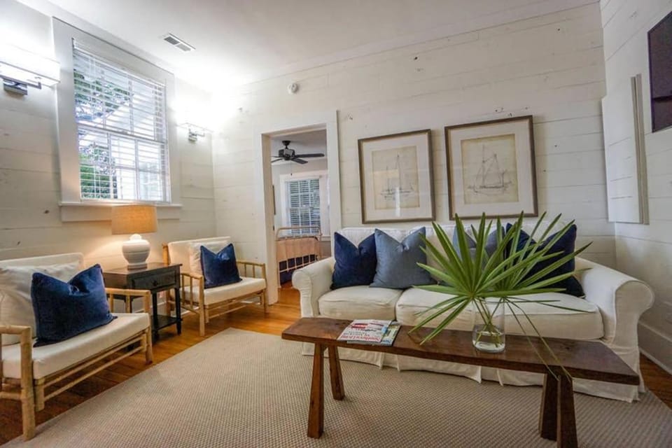 Cottage On Carteret in the Heart of Downtown Beaufort House in Beaufort