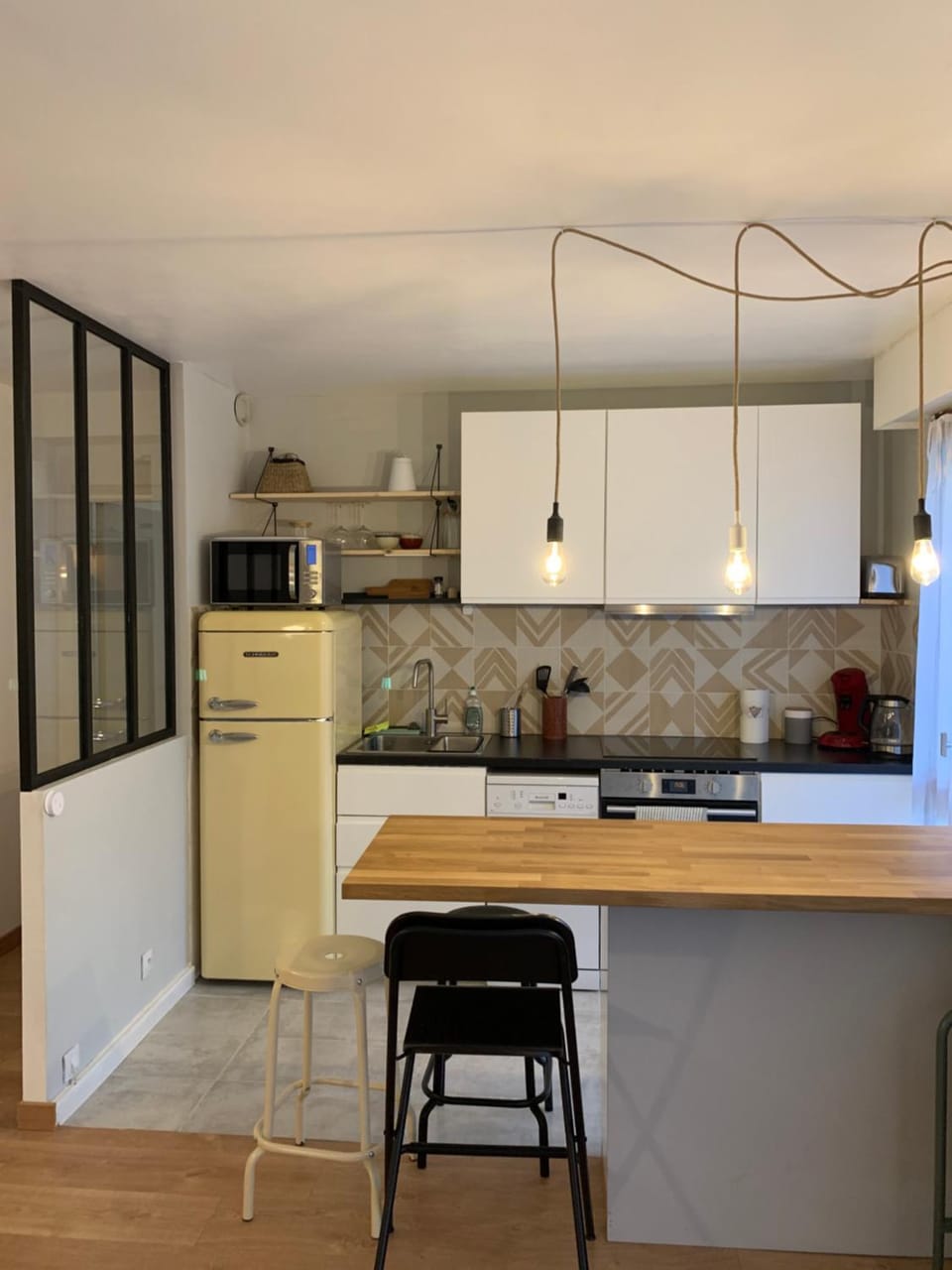 T2 cosy 70s Apartment in Avignon