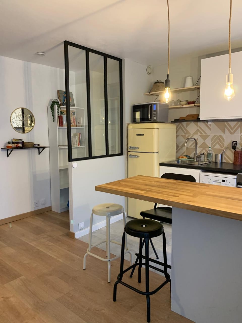 T2 cosy 70s Apartment in Avignon