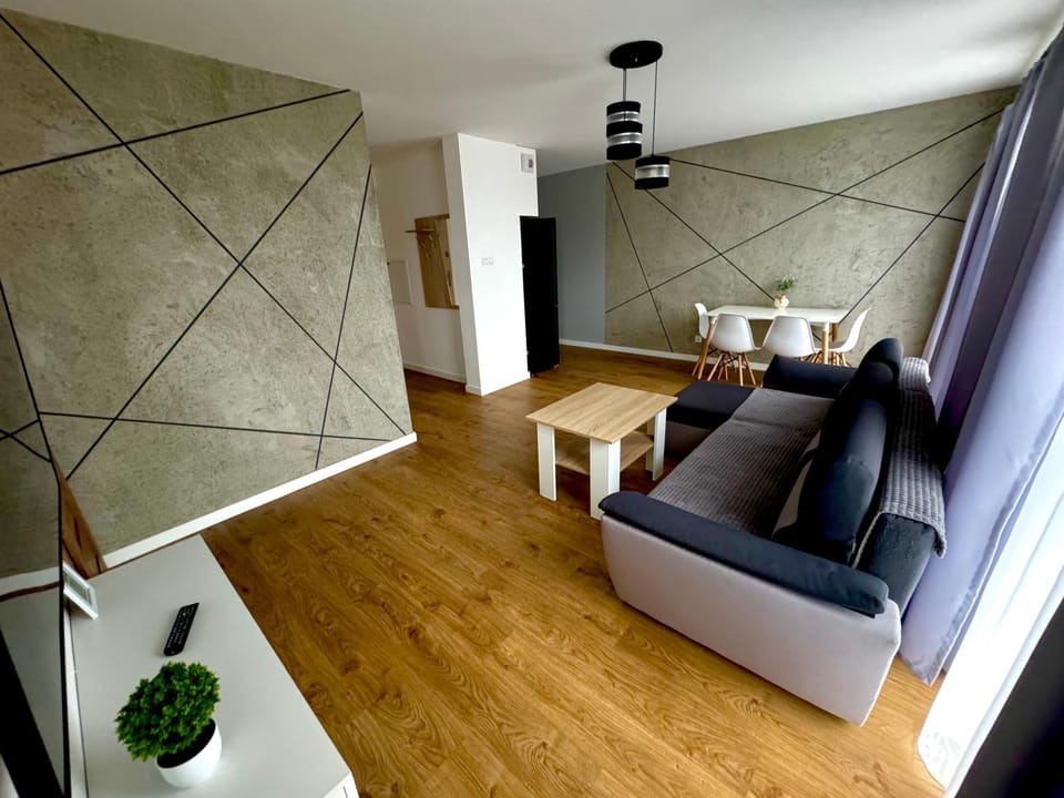 Jurajska Plaza - Nowoczesny apartament z osobną sypialnią, KLIMATYZACJA, Parking prywatny GRATIS - Kielce Apartment in Poland