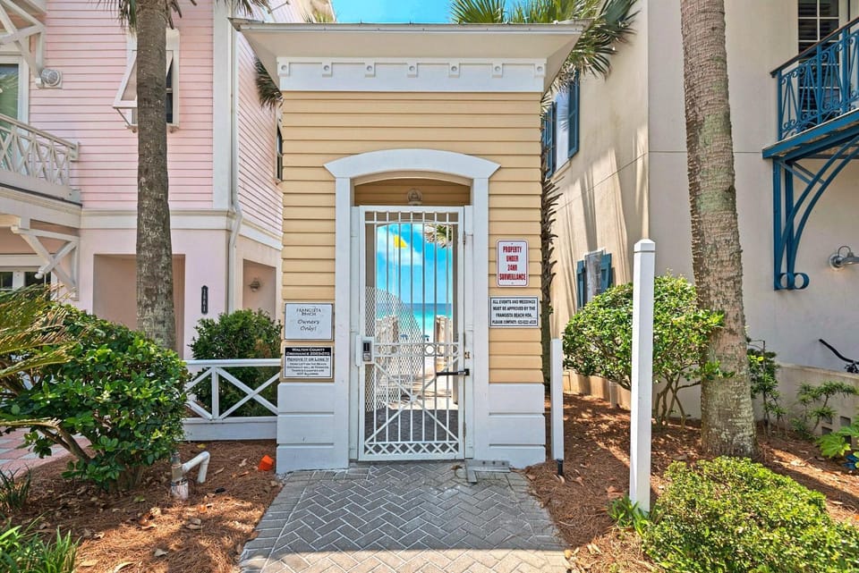 Southern Comfort House in Miramar Beach
