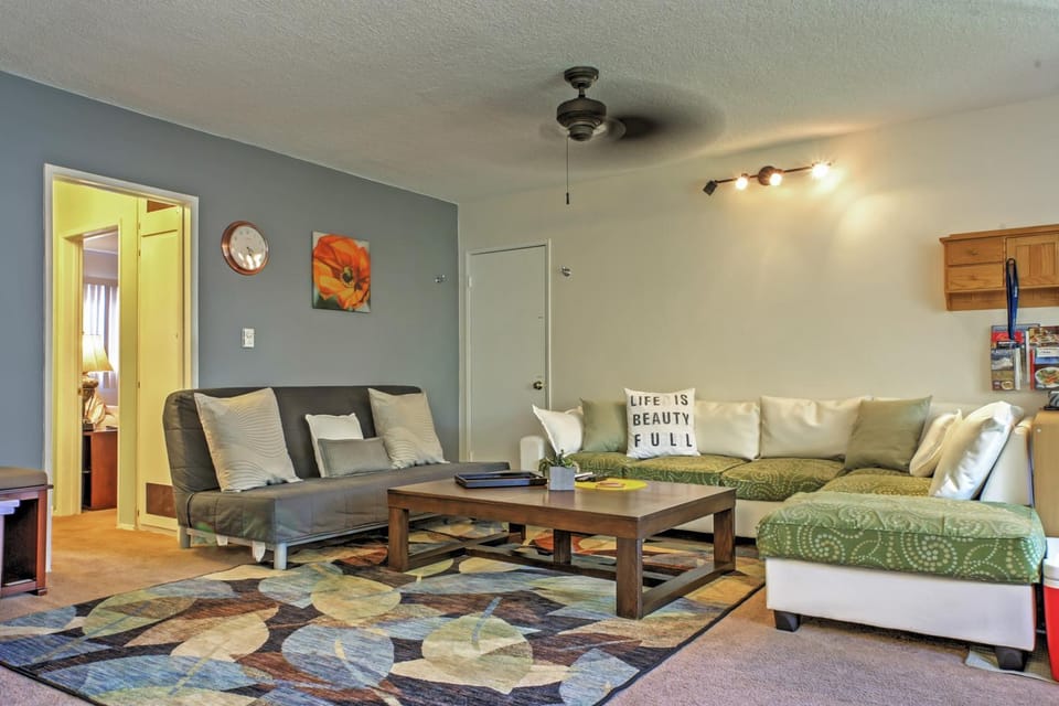 Downtown Long Beach Condo - 1 Mi to Boardwalk! Apartment in Long Beach