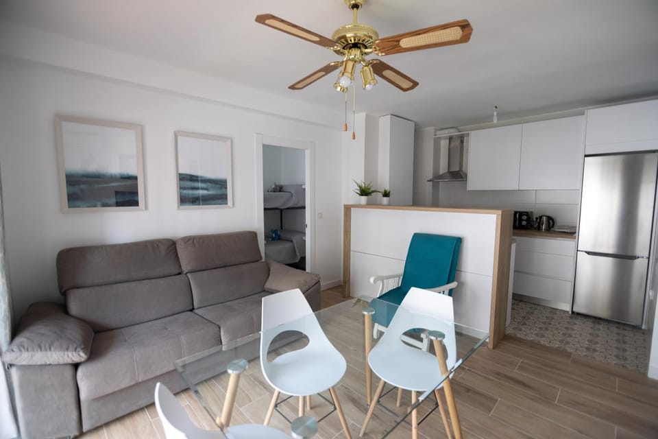 Kitchen or kitchenette, Living room