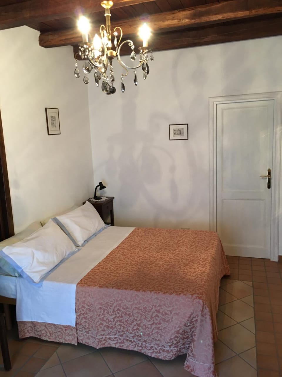 Bed, Other, Photo of the whole room, Decorative detail