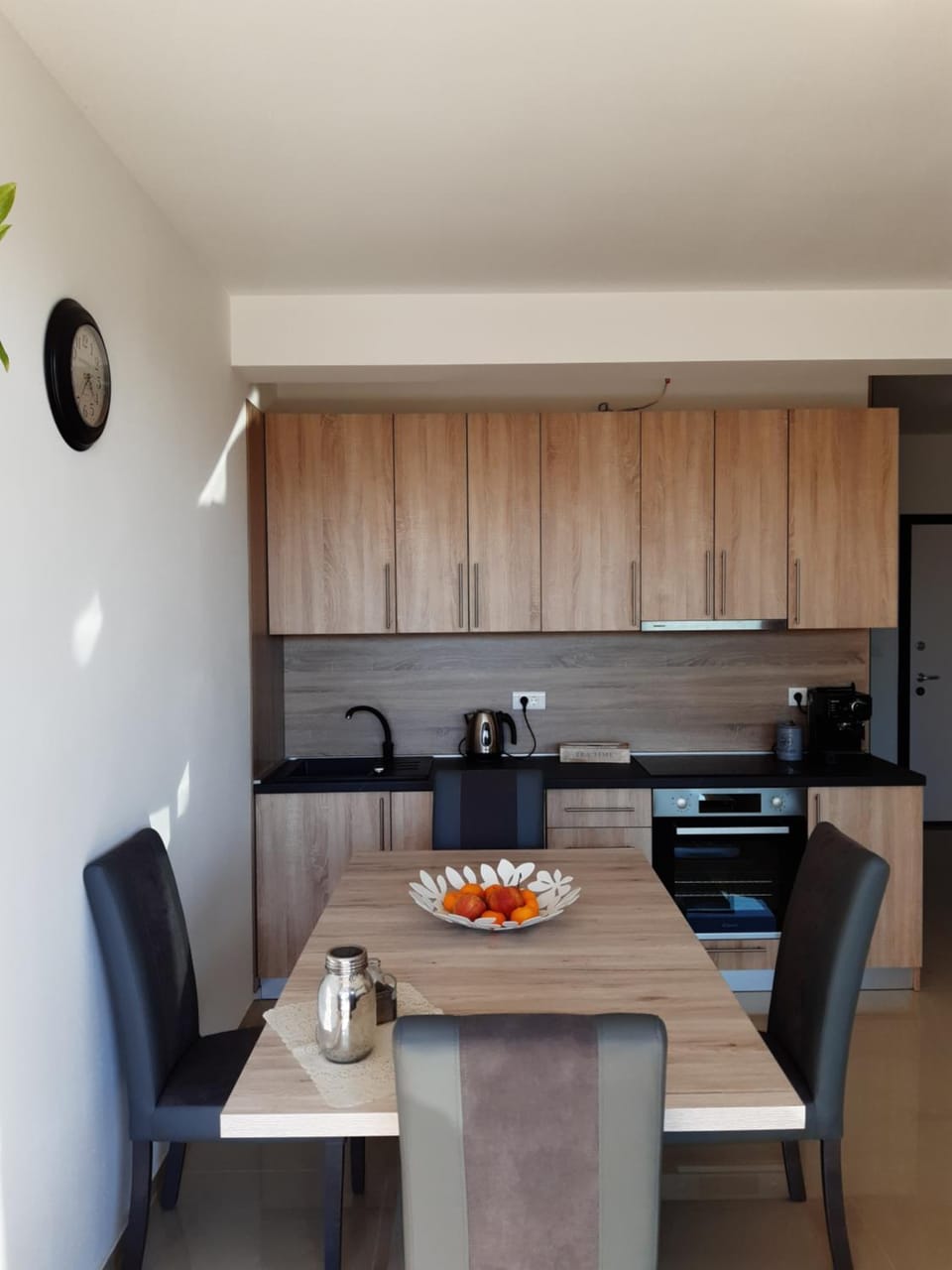 Kitchen or kitchenette, Living room, Seating area, Garden view, Sea view, Inner courtyard view