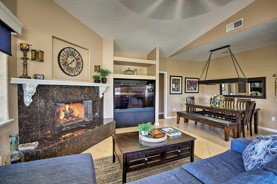 Pool/Spa, Theater Room & Views: Palm Desert Home! House in Indian Wells