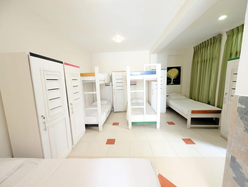 bunk bed, air conditioner