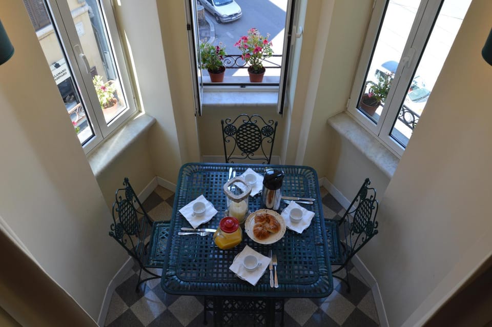 Restaurant/places to eat, Food and drinks, Italian breakfast