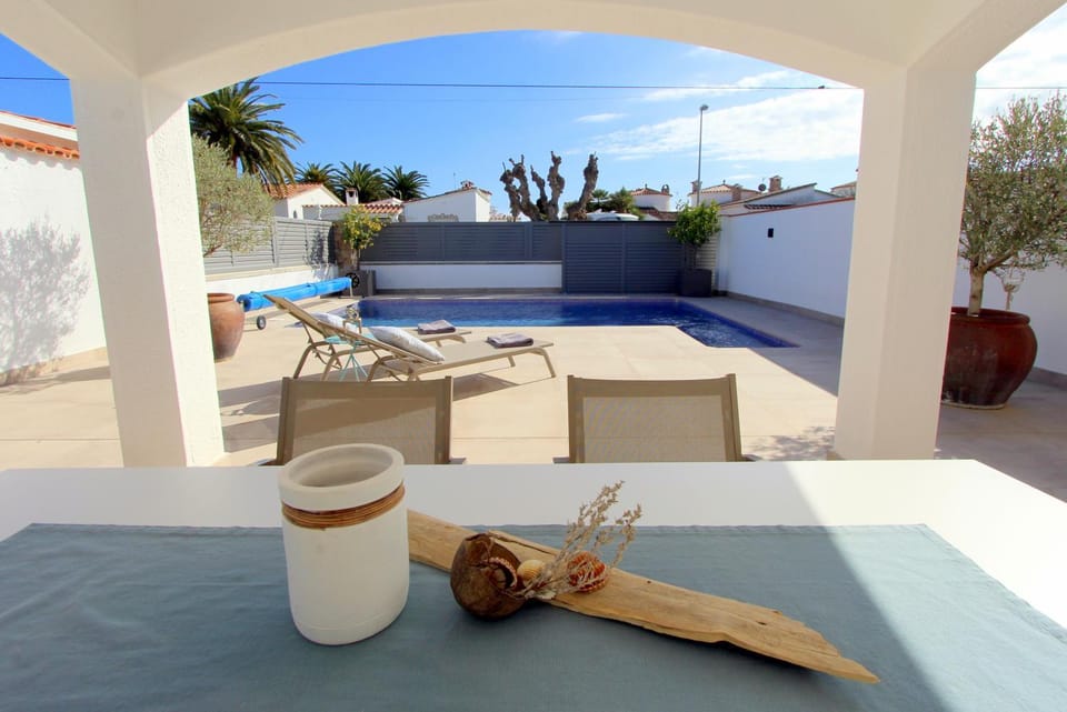 Balcony/Terrace, Swimming pool