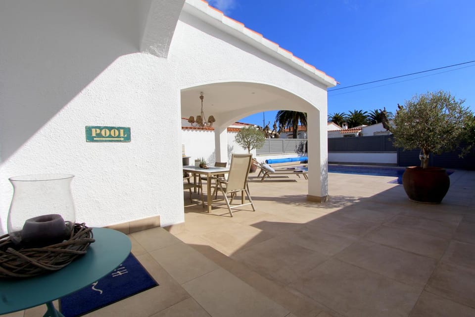 Balcony/Terrace, Swimming pool