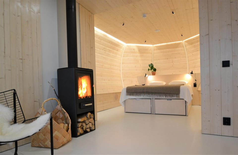 Bed, Bedroom, Lake view