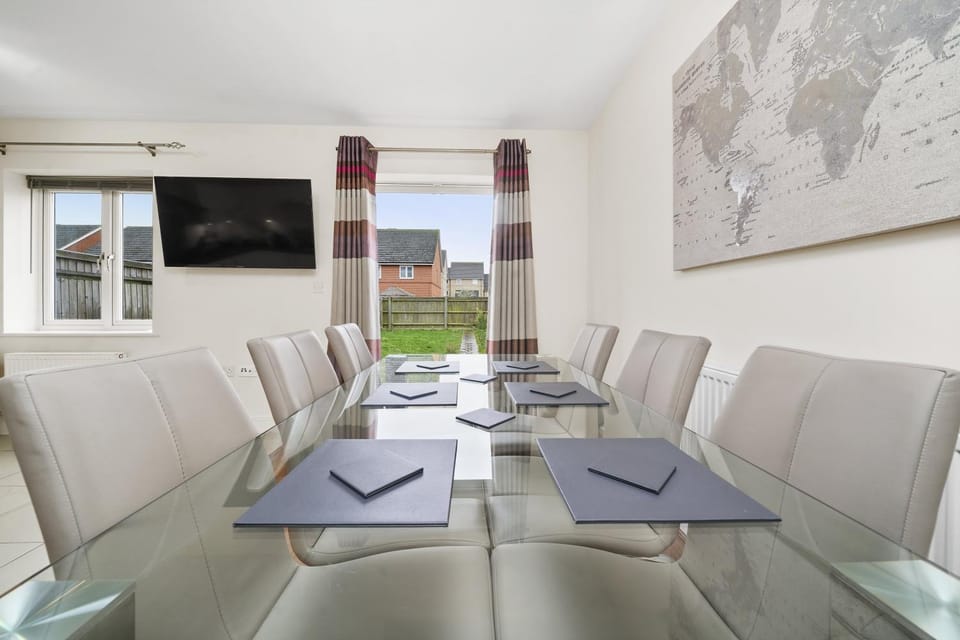 TV and multimedia, Dining area
