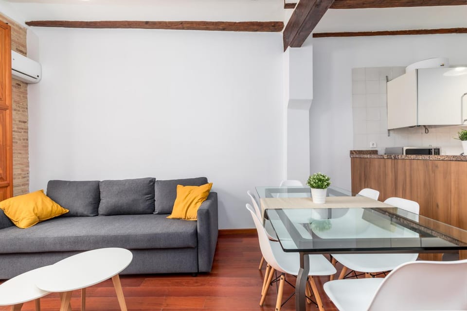 Living room, Seating area, Dining area