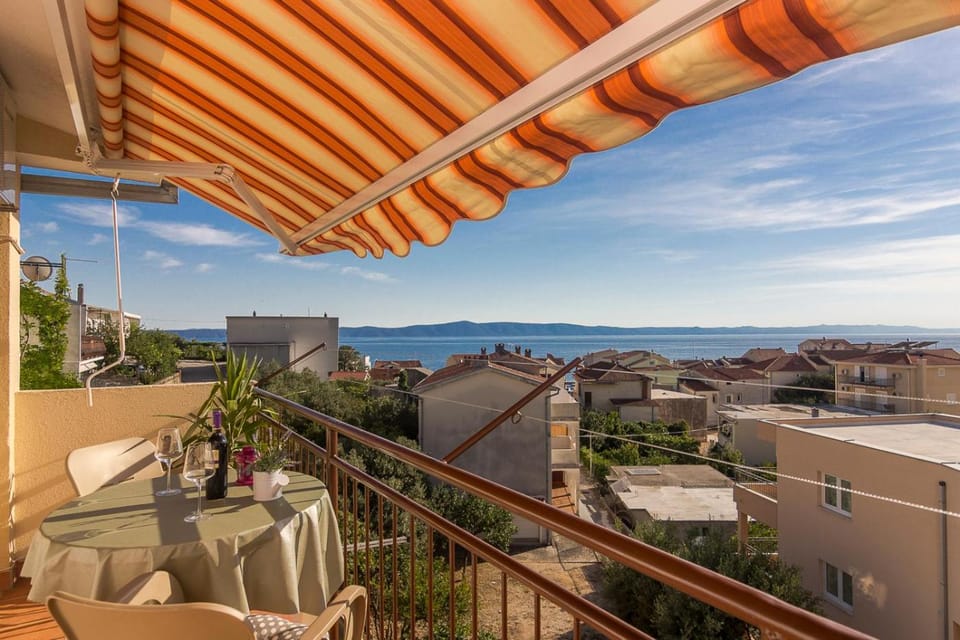 Balcony/Terrace, Beach, City view, Sea view, Street view