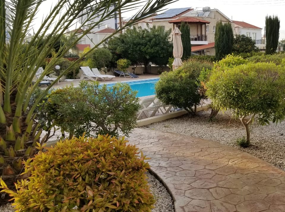 Garden, Swimming pool