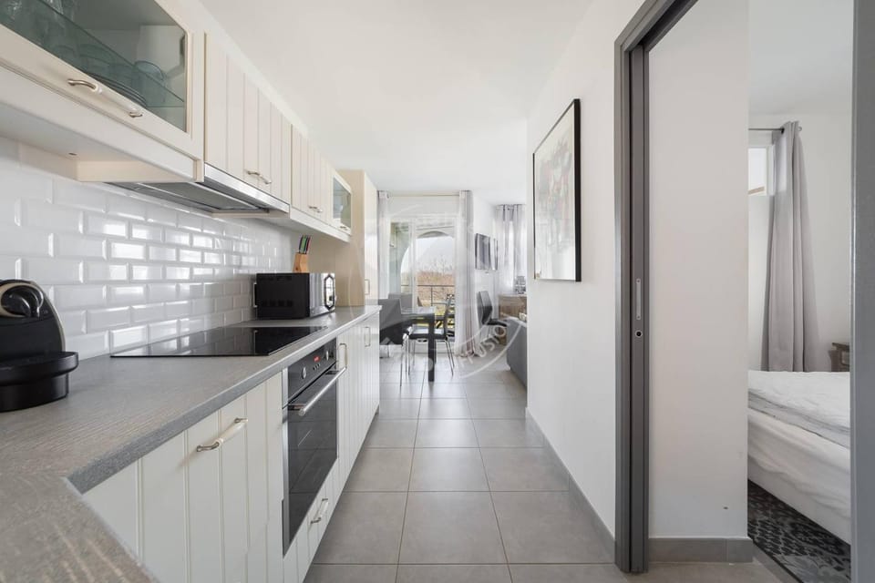 AS17563 - P2 Entièrement équipé accès mer direct avec parking privé Apartment in Le Grau-du-Roi