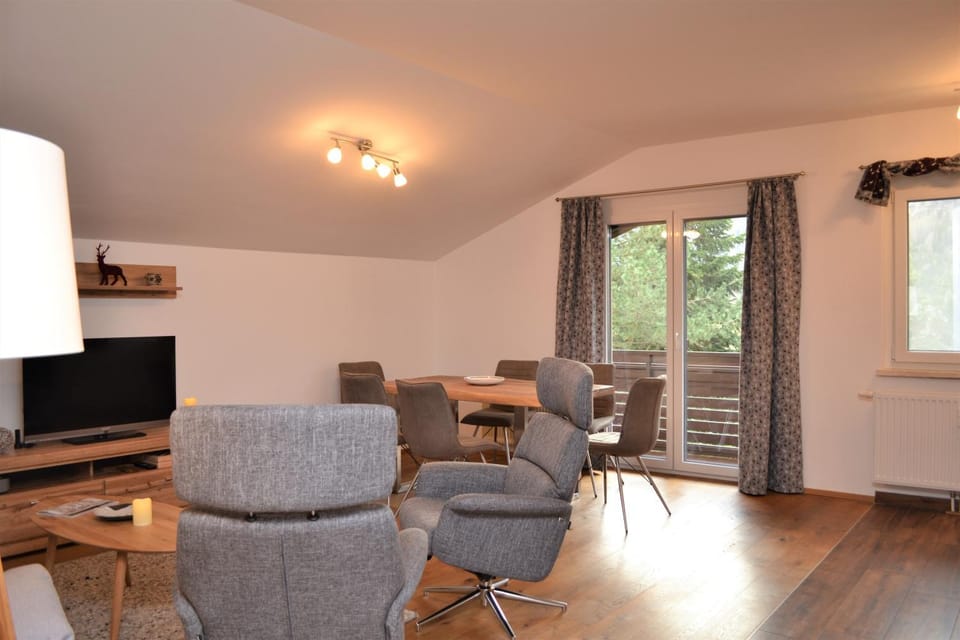 Living room, Photo of the whole room
