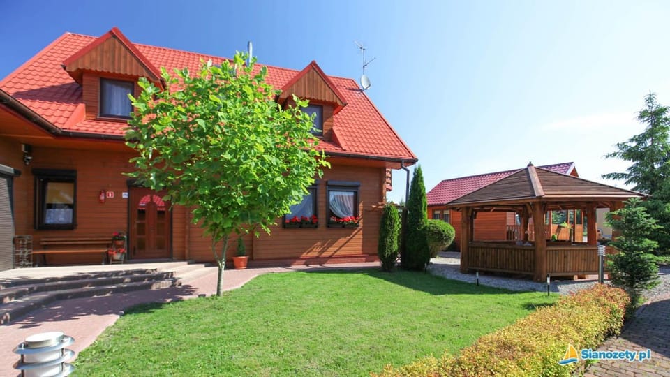 Facade/entrance, Garden