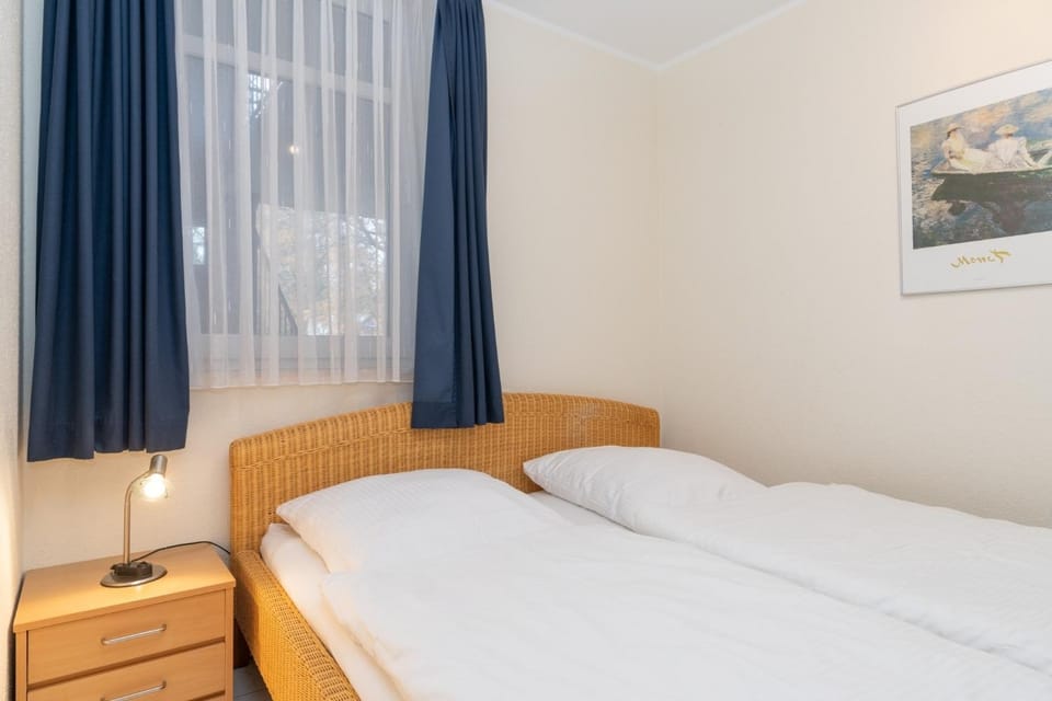 Haus Roland, Wohnung 11 Apartment in Zinnowitz