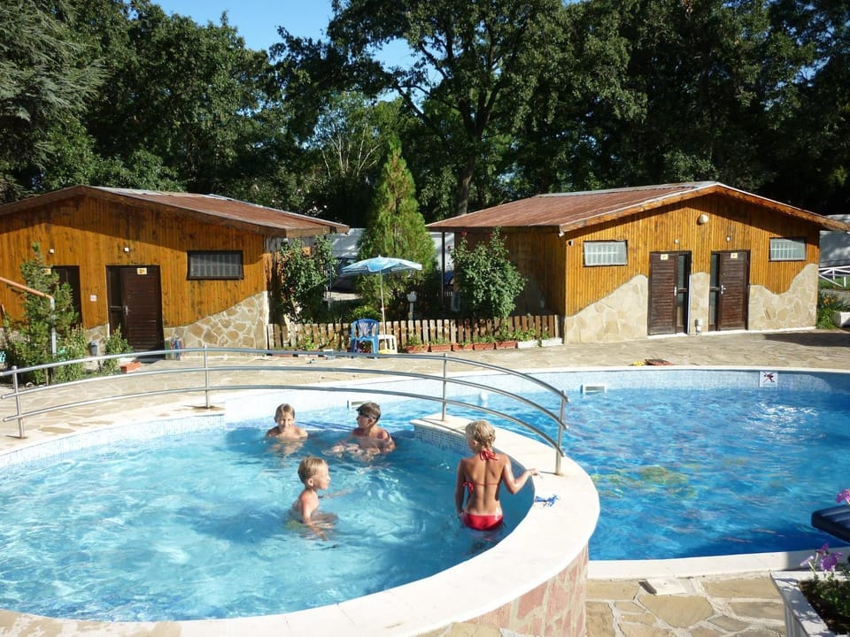 Swimming pool, Swimming pool