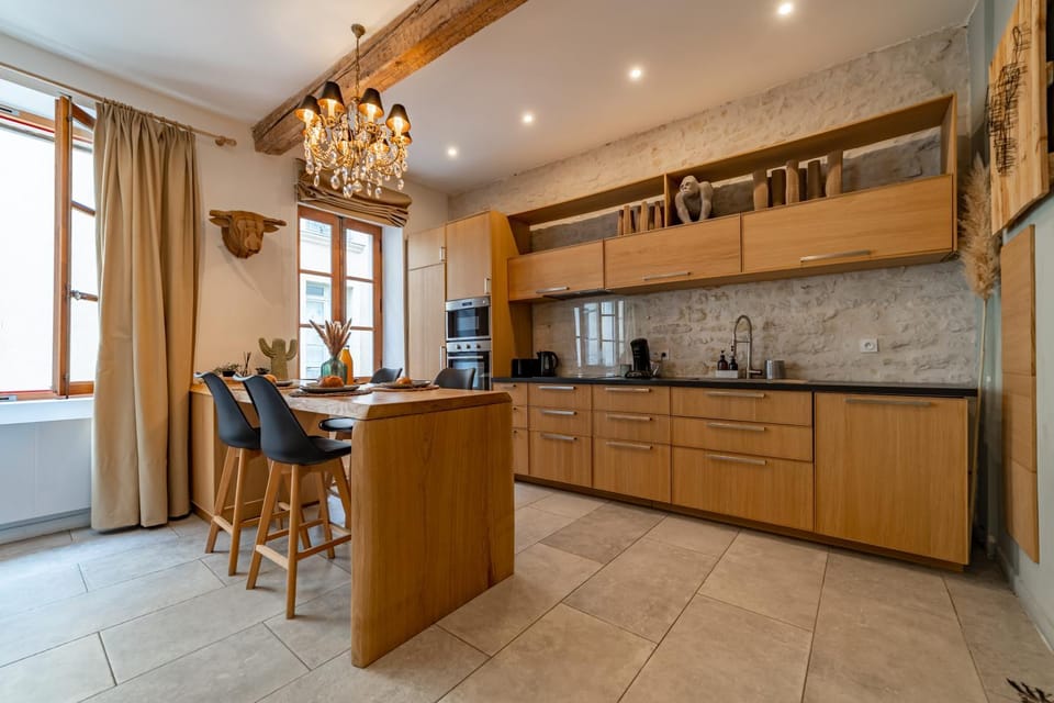 Dining area, Meals