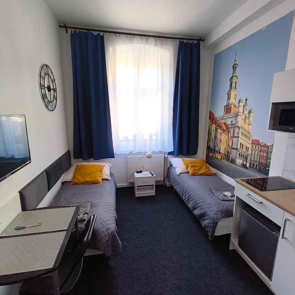 Bed, Kitchen or kitchenette