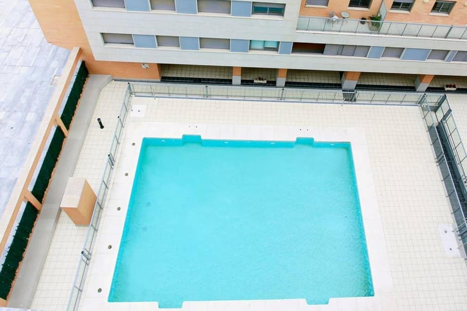Swimming pool, Swimming pool