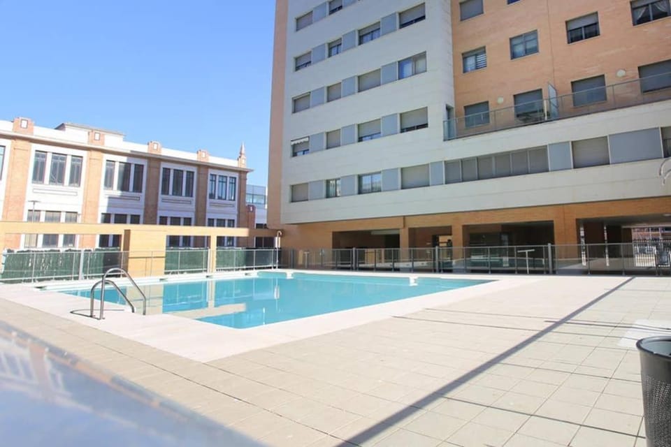 Swimming pool, Swimming pool