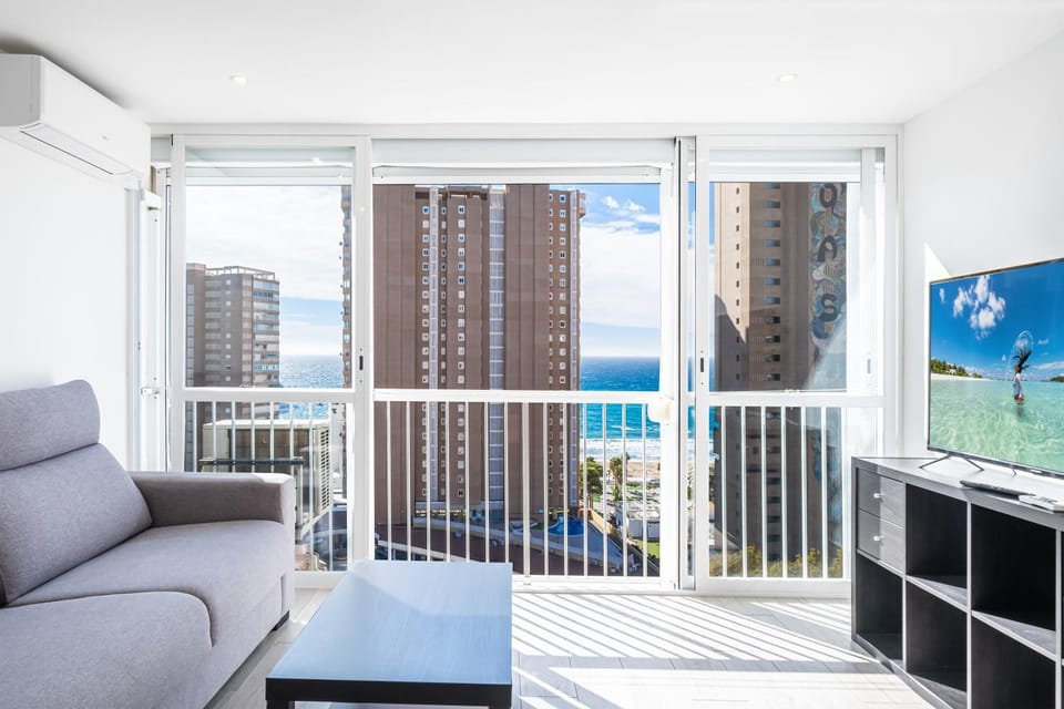 Day, Natural landscape, TV and multimedia, View (from property/room), Living room, Sea view, air conditioner
