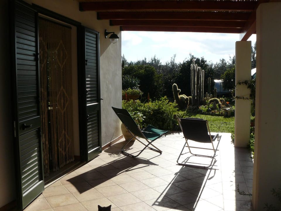 Facade/entrance, Balcony/Terrace