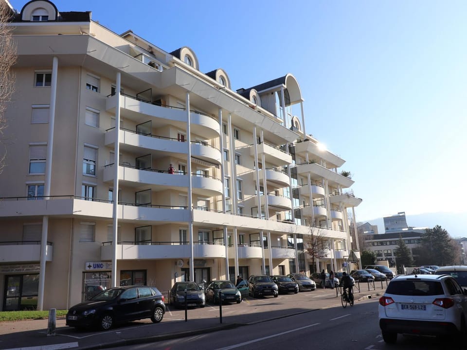 Calme et Confort à Annecy avec Terrasse et Parking - FR-1-432-73 Apartment in Annecy