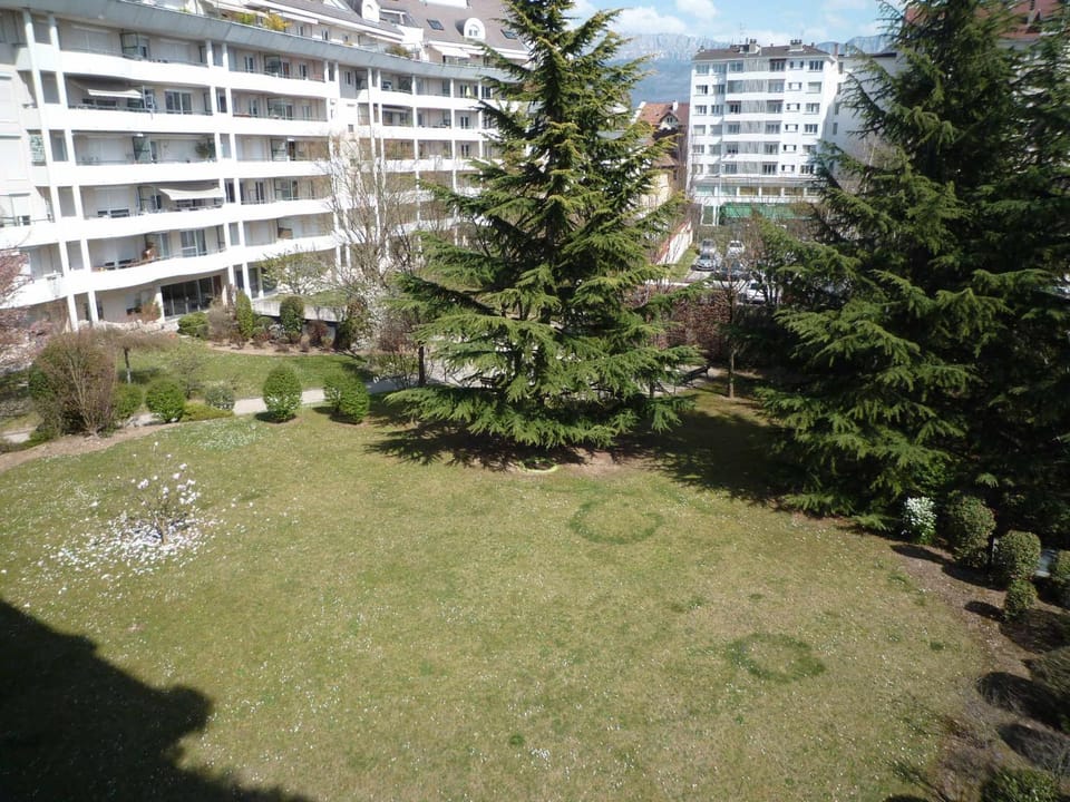Calme et Confort à Annecy avec Terrasse et Parking - FR-1-432-73 Apartment in Annecy