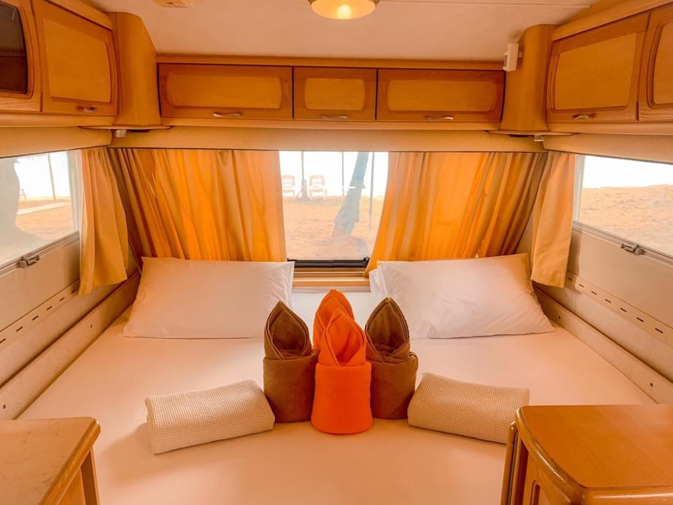 Beach House Camp Hotel in Pattaya City
