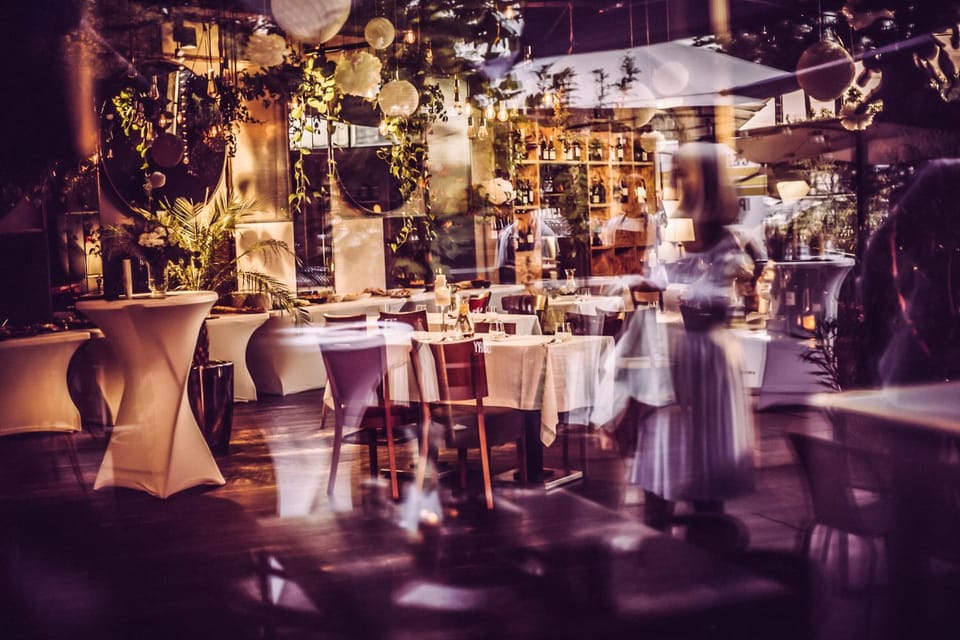 Restaurant/places to eat, People, Food and drinks, Banquet/Function facilities, Food, Drinks, group of guests, wedding