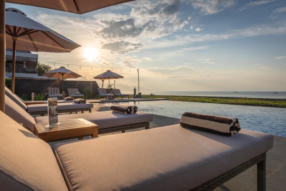 Pool view, Sea view, Swimming pool