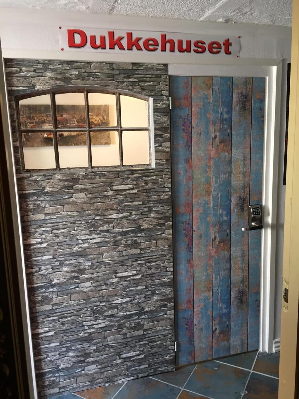 Photo of the whole room