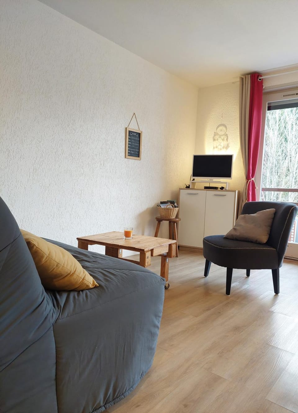 TV and multimedia, Seating area