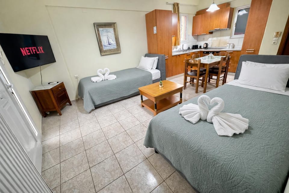 Bed, TV and multimedia, Kitchen or kitchenette