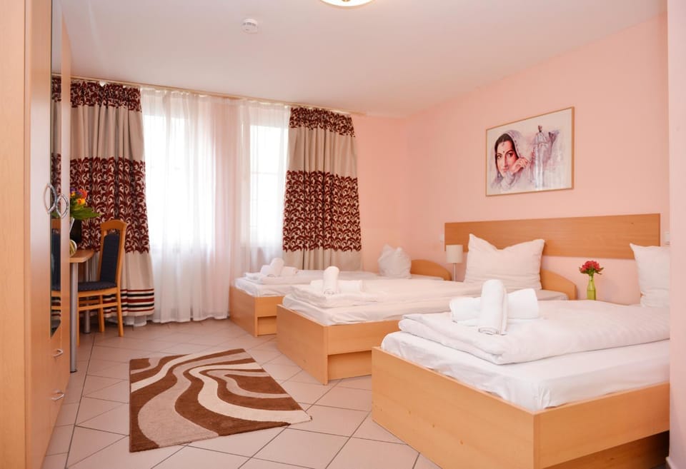 Crown Hotel by ANS Hotel in Frankfurt