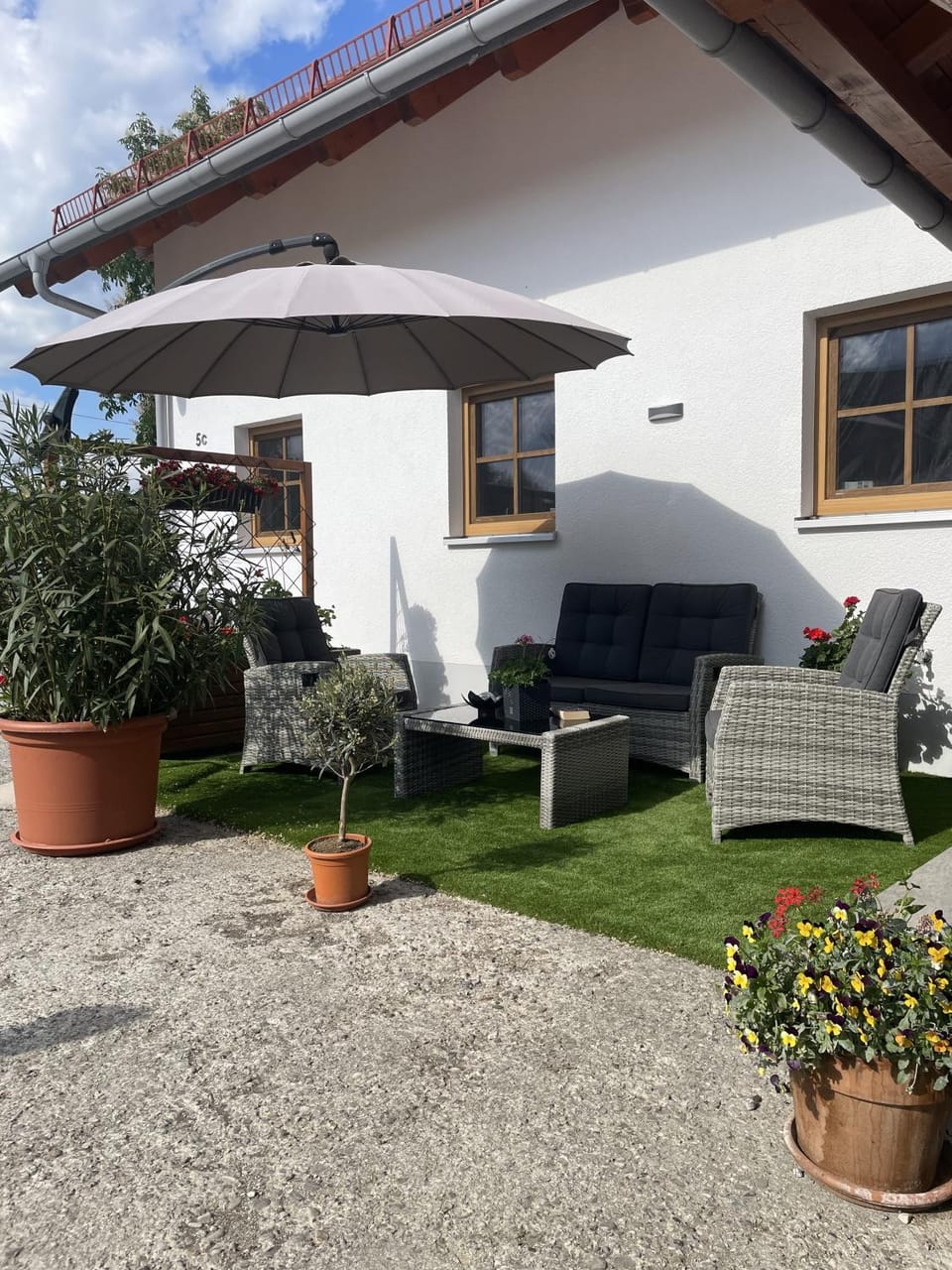 Patio, Spring, Day, BBQ facilities, Garden, Balcony/Terrace, Seating area