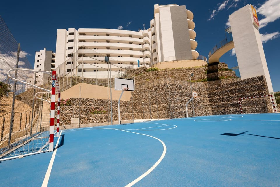 Tennis court