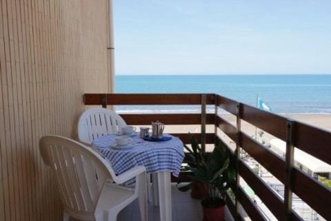 Blue Home Apartment in Tuscany