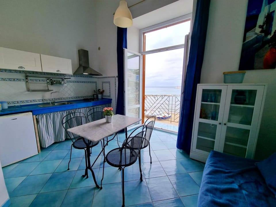 Balcony/Terrace, Kitchen or kitchenette, Living room, Dining area