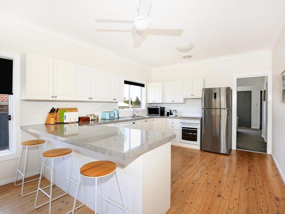 Tillys Retreat I Pet Friendly I 3 Min Walk to Beach House in Culburra Beach