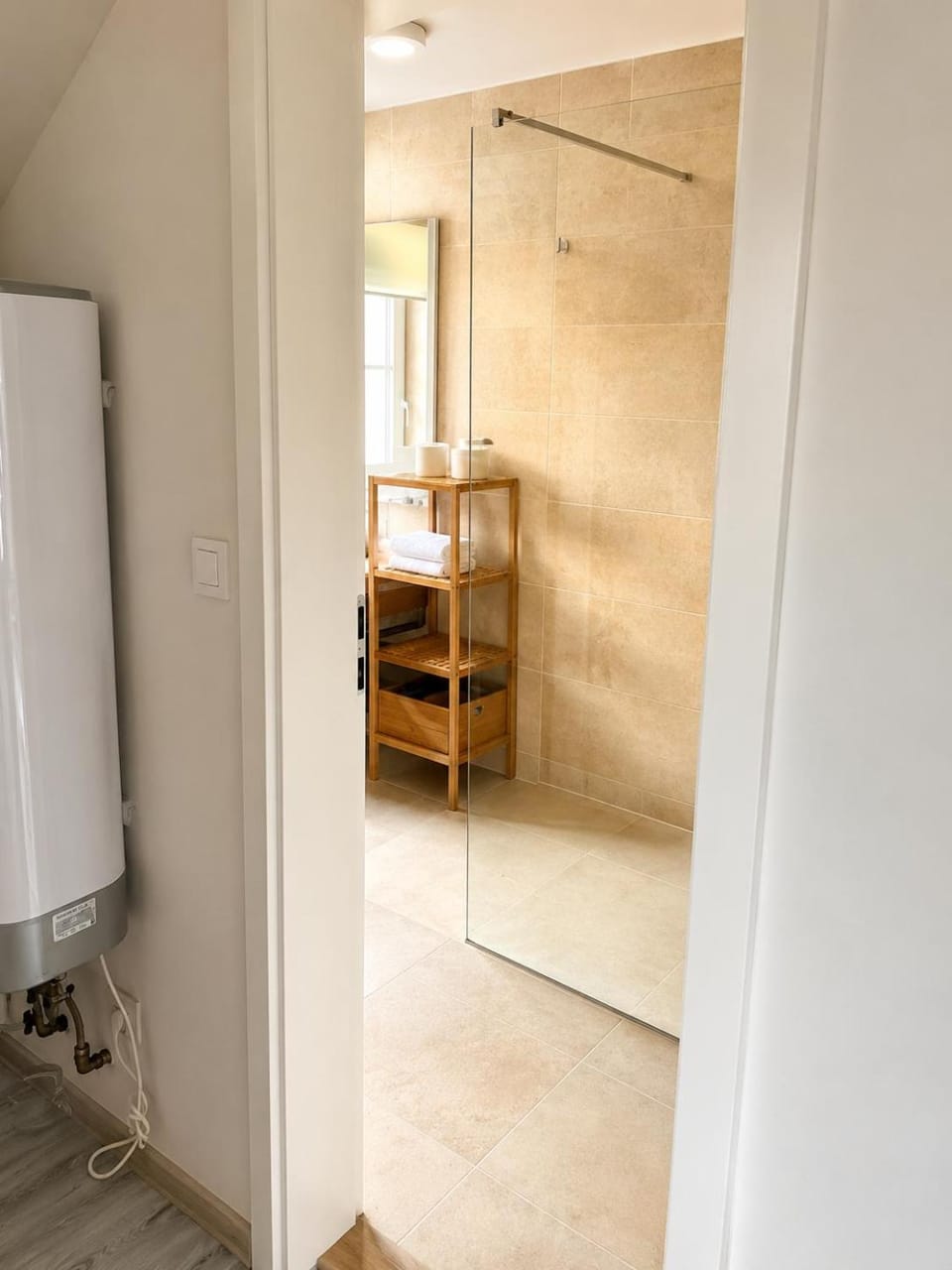 Shower, Toilet, Bed, Bathroom, Photo of the whole room, towels