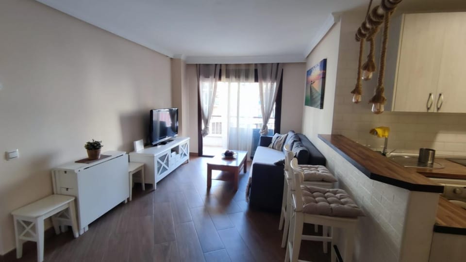 Communal lounge/ TV room, TV and multimedia, Living room, Seating area, Dining area, Evening entertainment